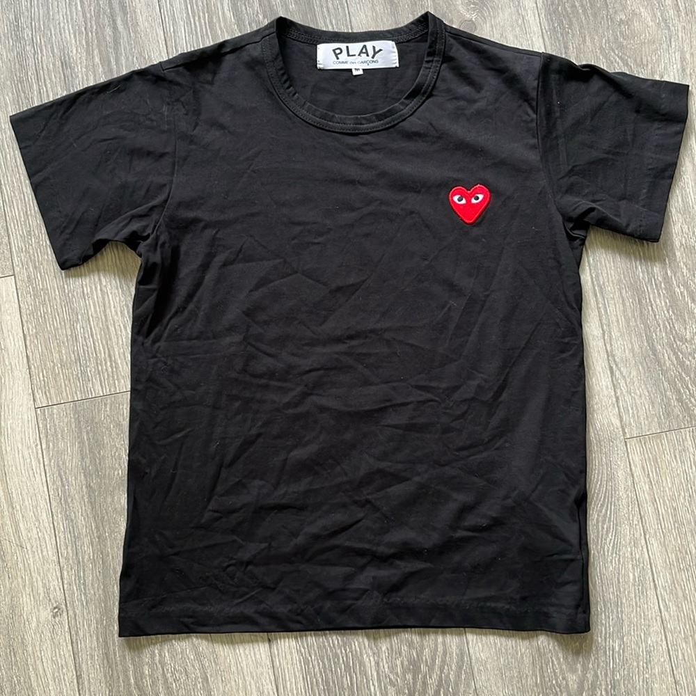 🔥 Comme des GARÇONS Play tee shirt. Black, medium, and simple but well made.